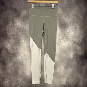 Lululemon Speed‎ Wunder Tight *Asym Half Moon / Light Chrome Size 6